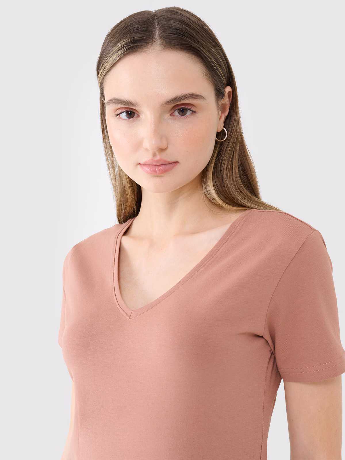 T-shirt slim gładki damski - biały