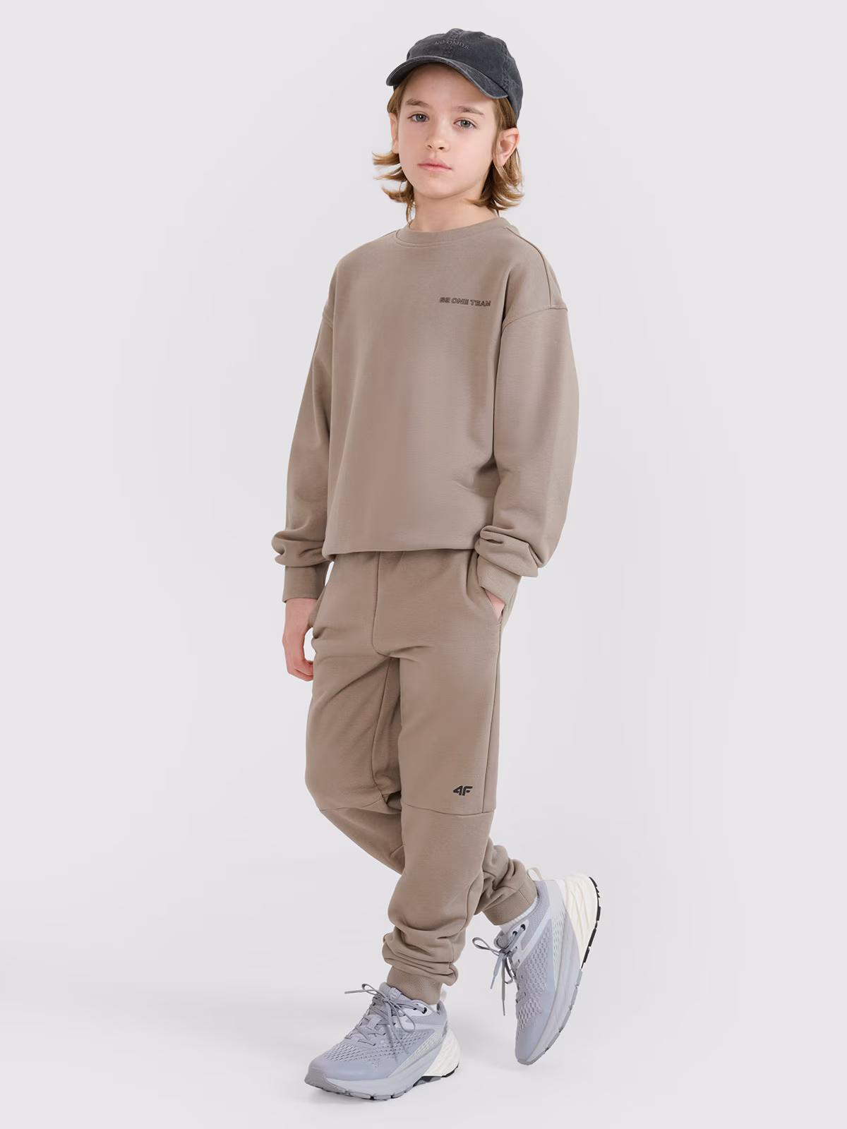 Spodnie dresowe joggery chłopięce - beżowe