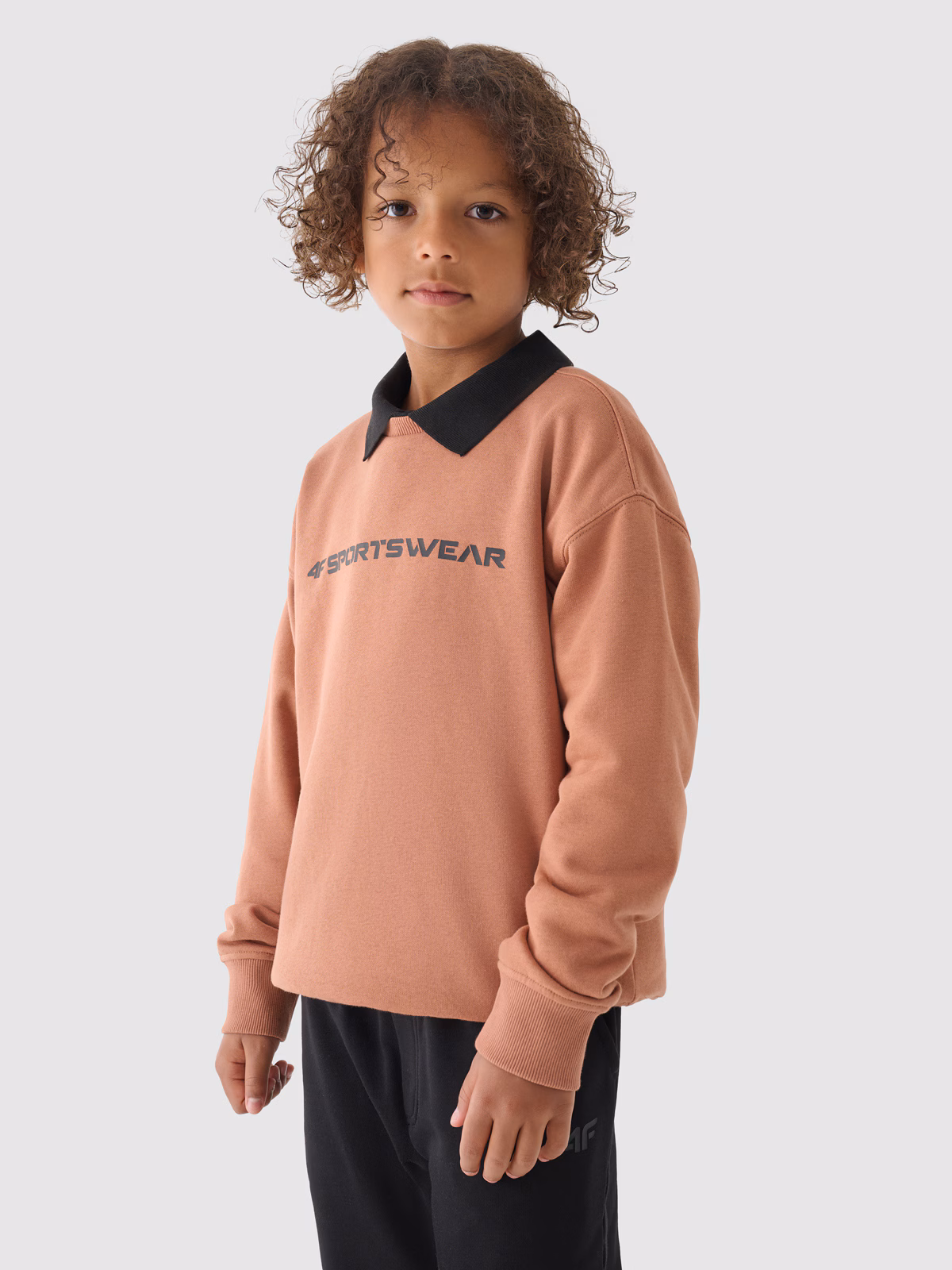 Bluza dresowa nierozpinana bez kaptura chłopięca - beżowa