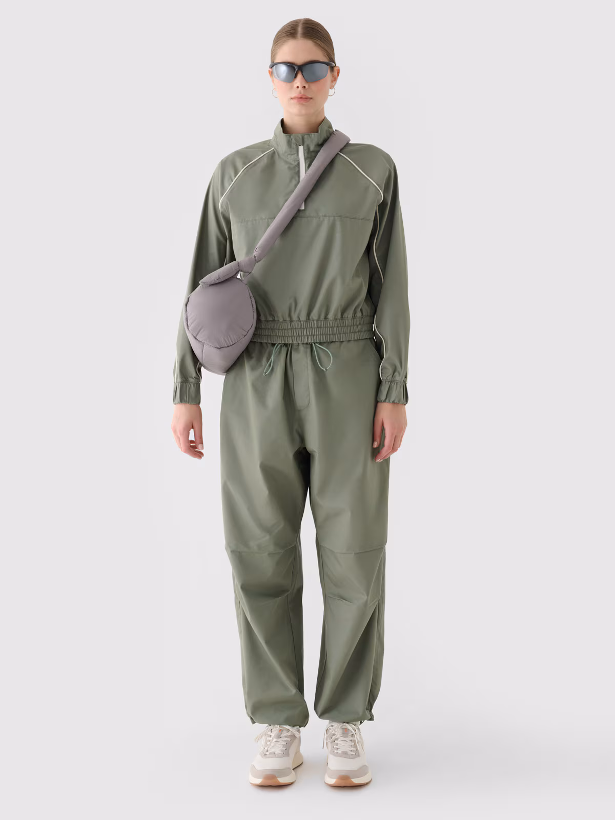 Kurtka przejściowa cropped ze stójką damska - oliwkowa/khaki