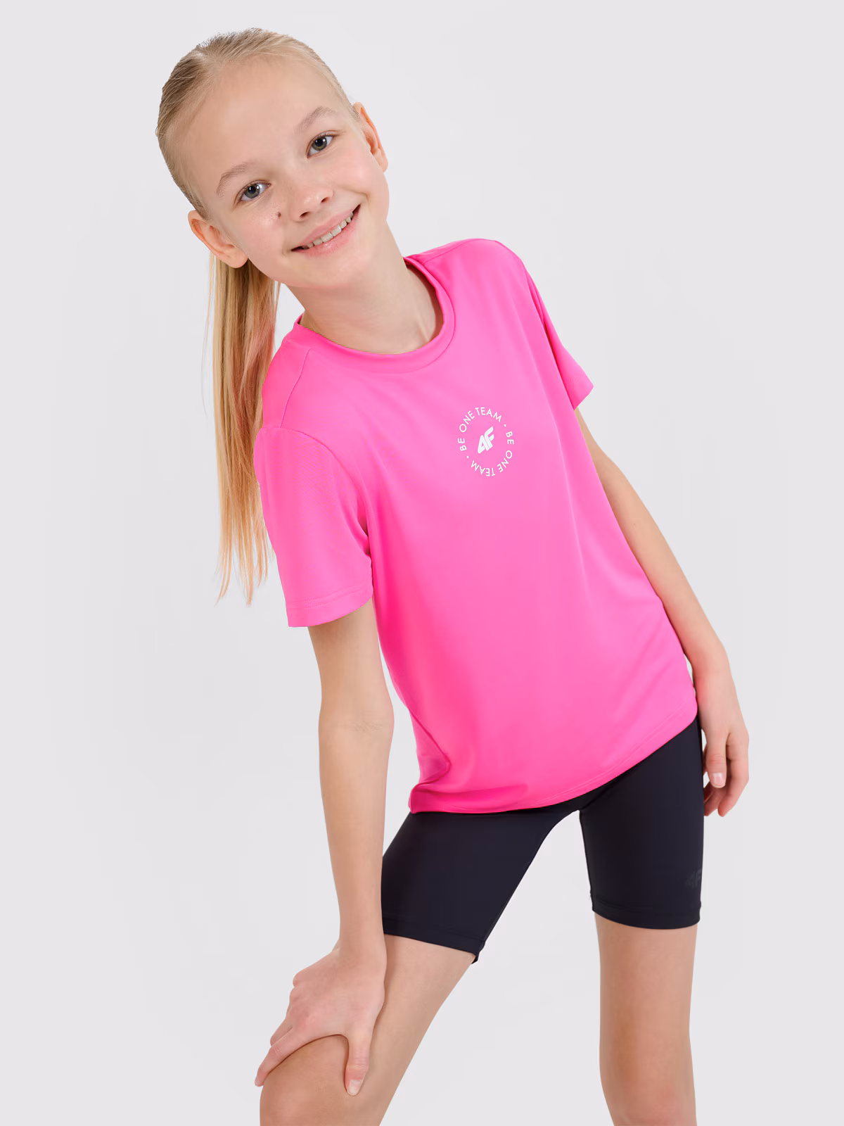 T-shirt sportowy regular gładki dziewczęcy - biały