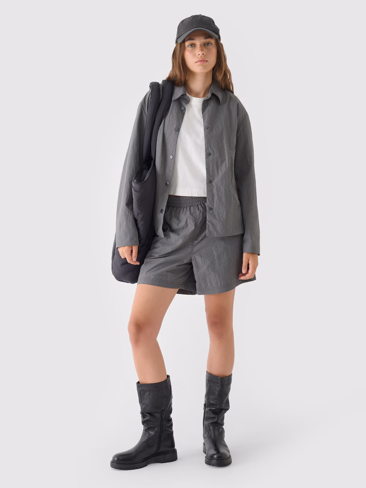 Spodenki z tkaniny ripstop damskie Outhorn - szare