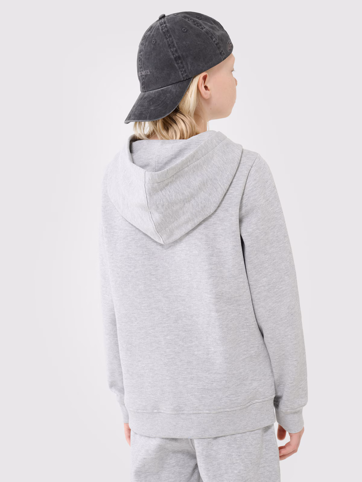 Bluza dresowa nierozpinana z kapturem chłopięca - czarna