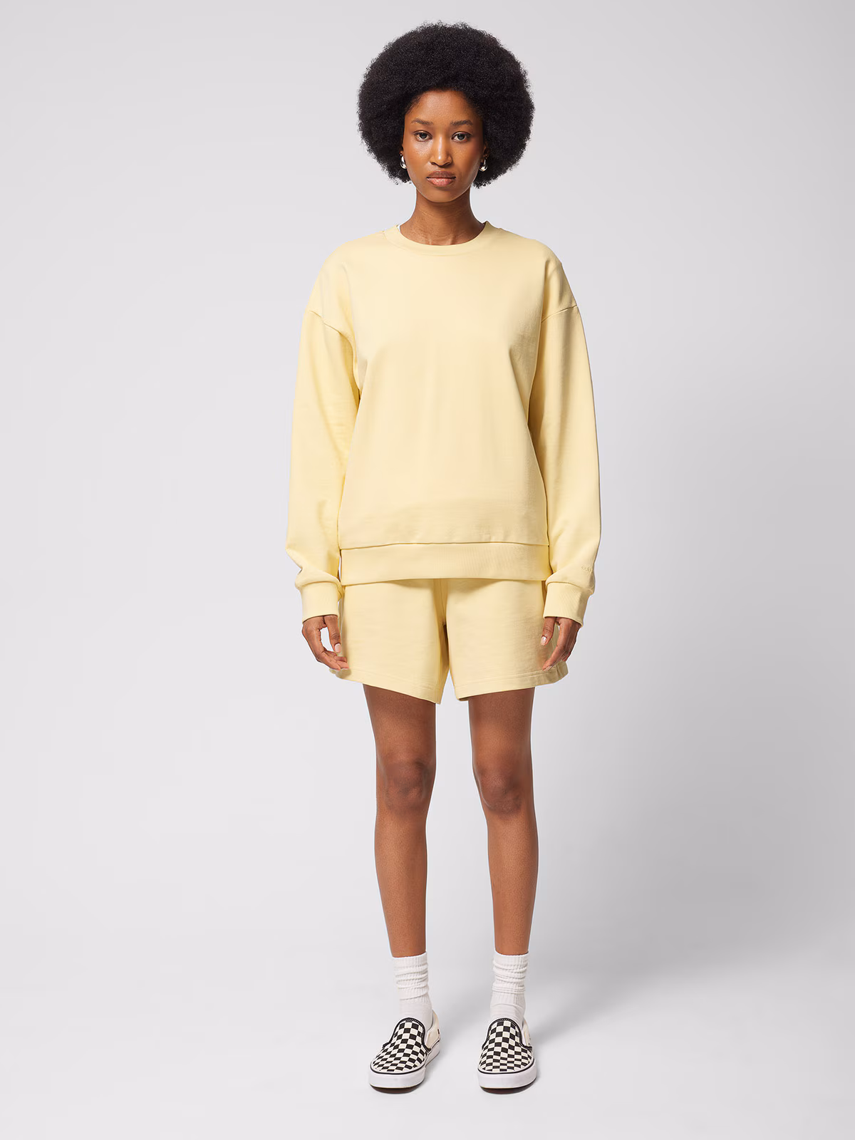 Spodenki dresowe damskie Outhorn - żółte