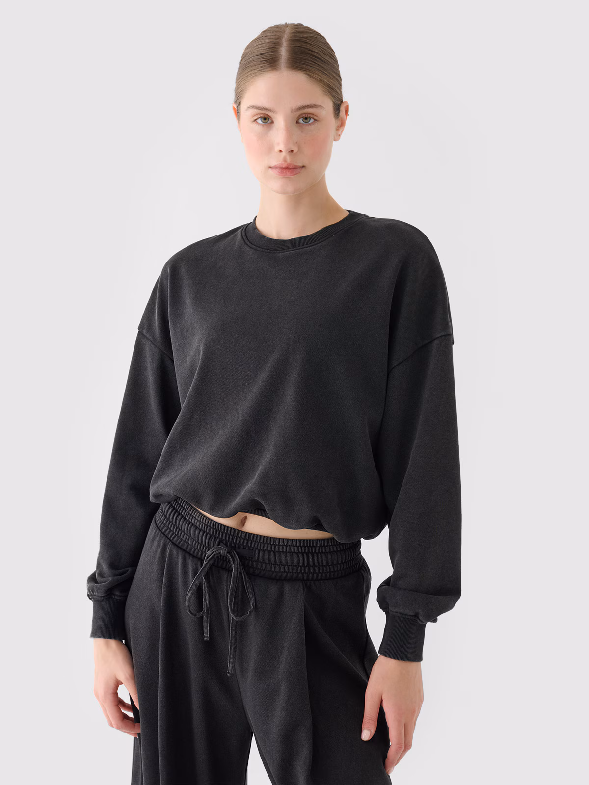 Bluza dresowa nierozpinana bez kaptura damska - czarna