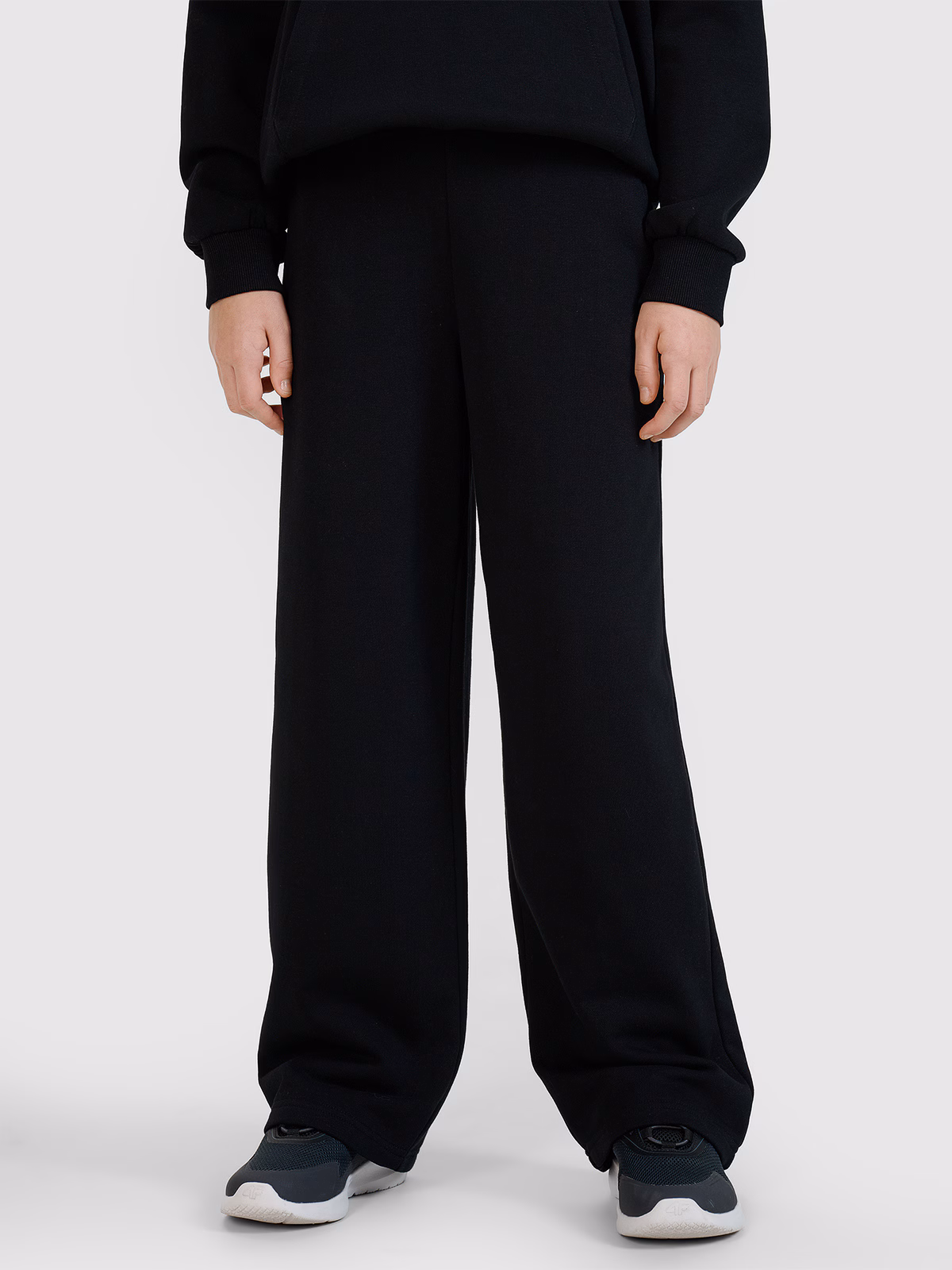 Spodnie dresowe z szerokimi nogawkami dziewczęce - czarne