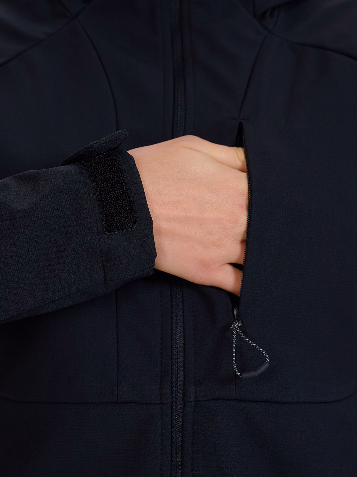 Kurtka softshell wiatroodporna membrana 10000 damska - czarna