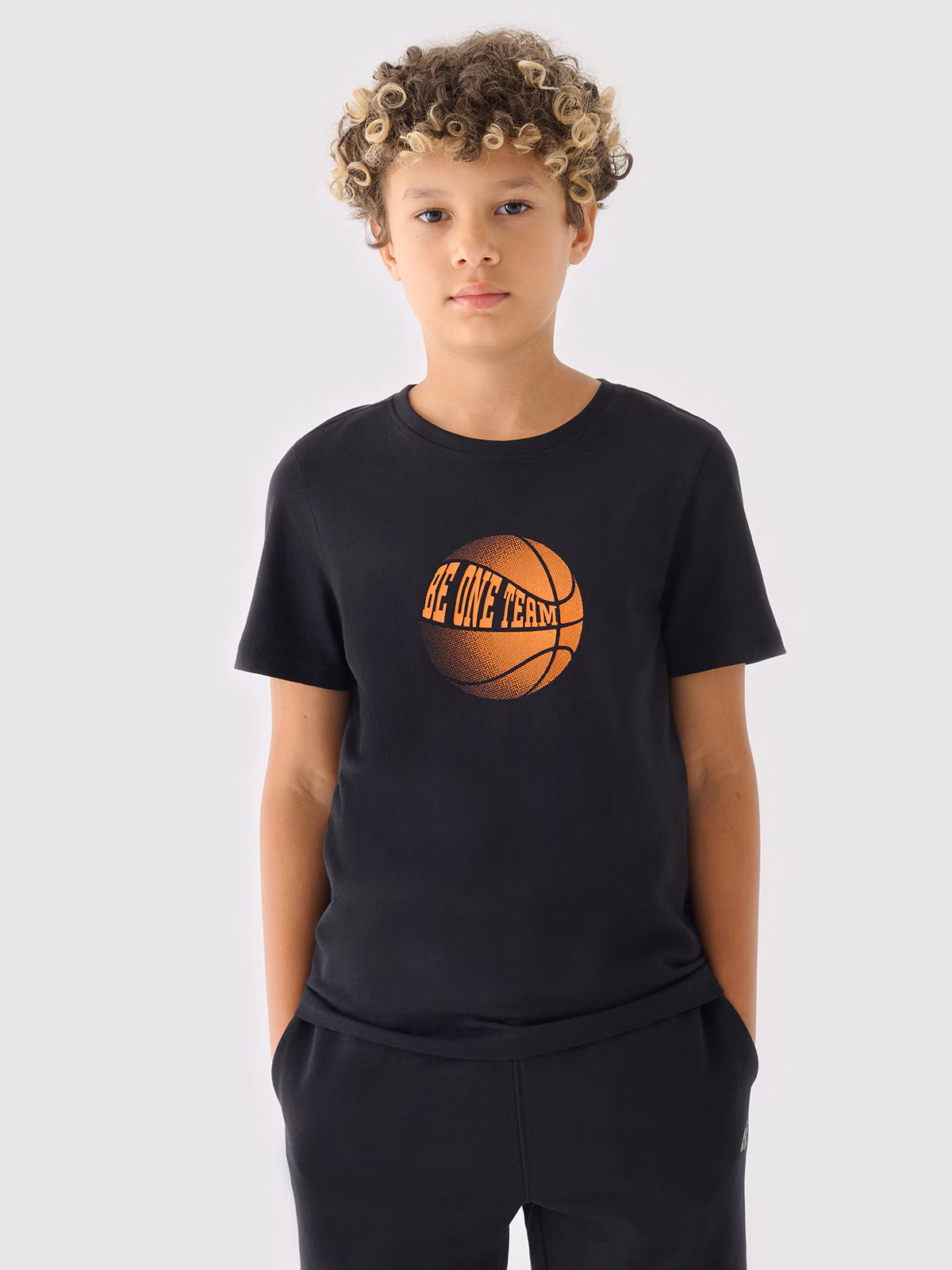 T-shirt z nadrukiem chłopięcy - biały