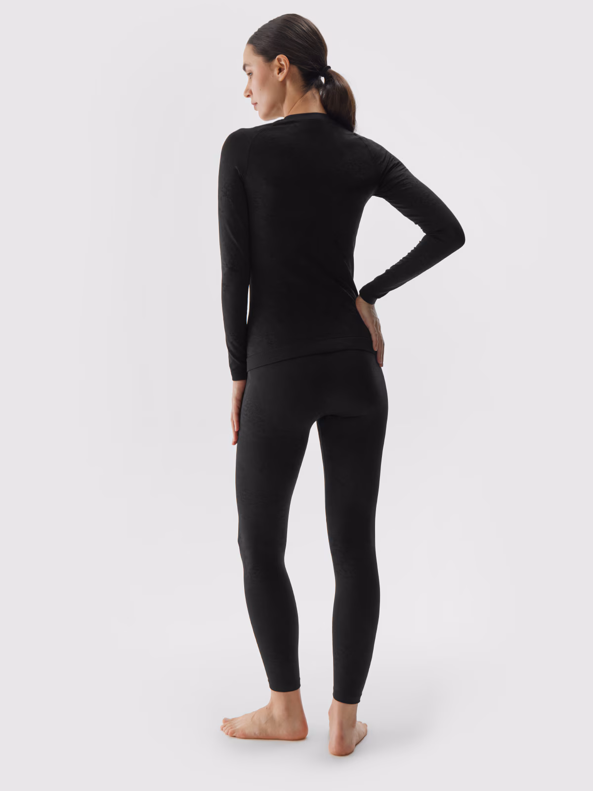 Bielizna termoaktywna bezszwowa (góra) damska - czarna