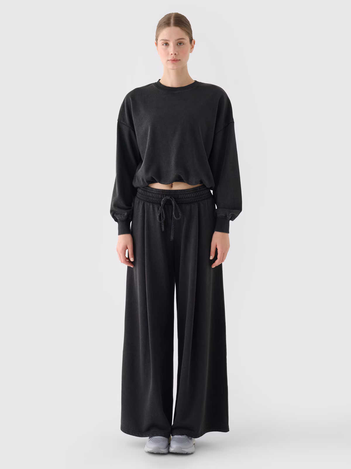 Bluza dresowa nierozpinana bez kaptura damska - czarna