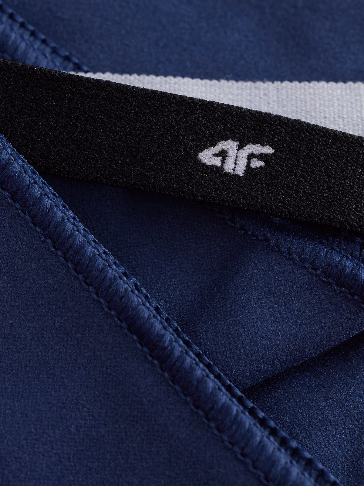 Ręcznik sportowy szybkoschnący M (80 x 130 cm) - czarny