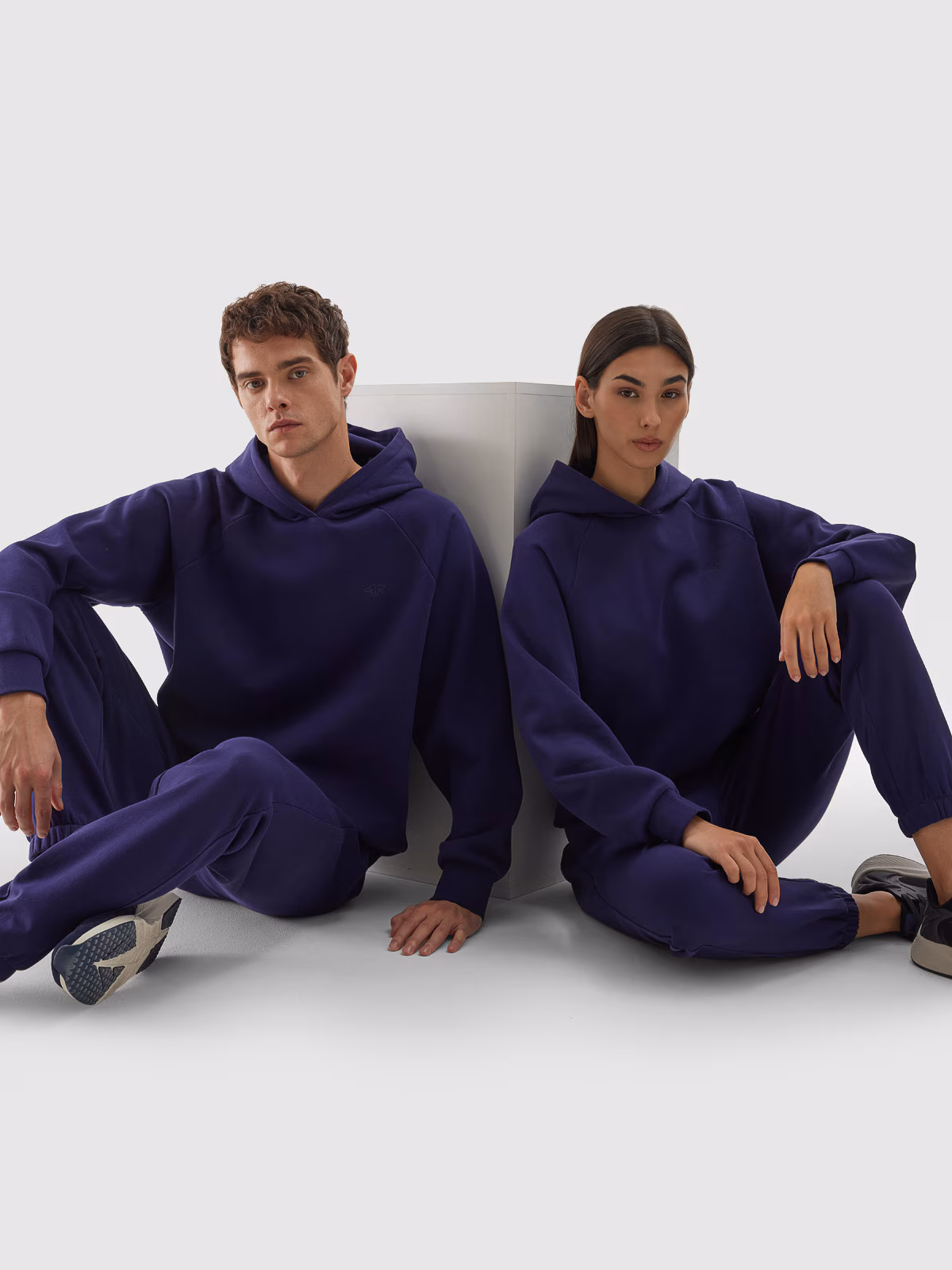 Bluza dresowa nierozpinana z kapturem uniseks - granatowa