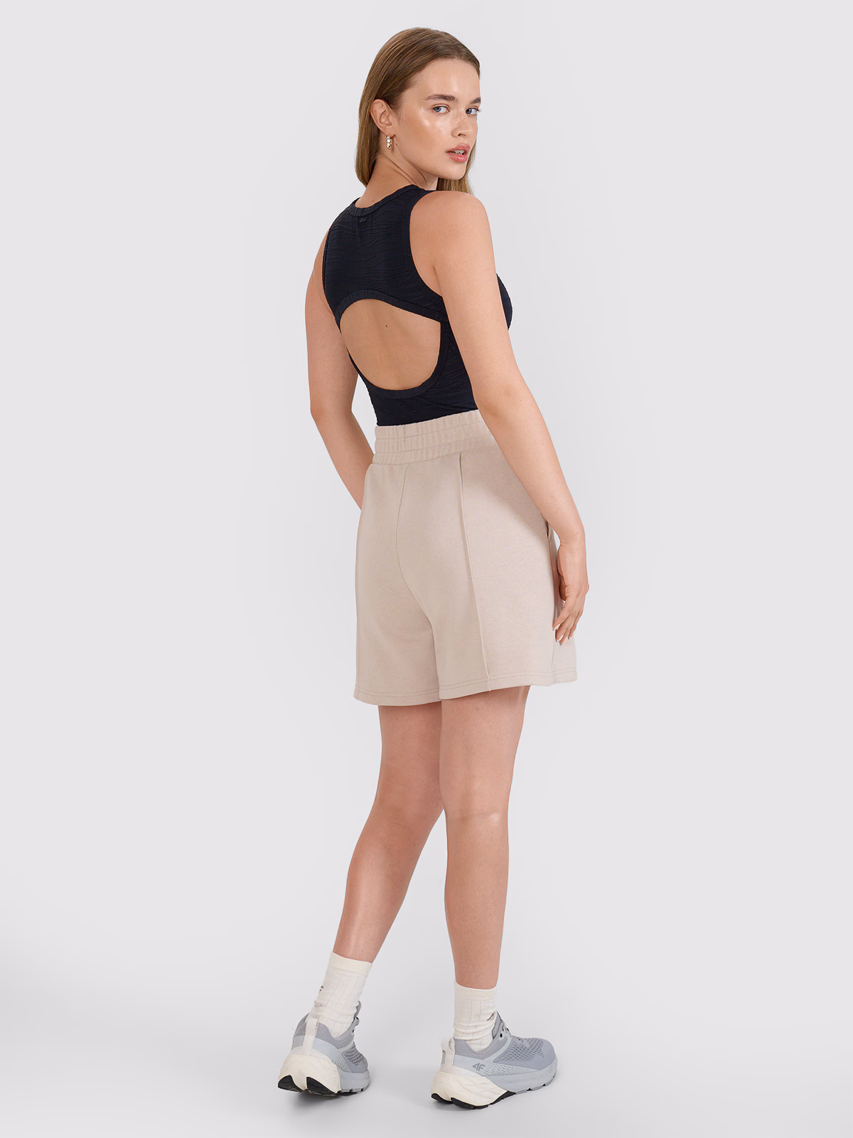 Spodenki dresowe damskie - beżowe