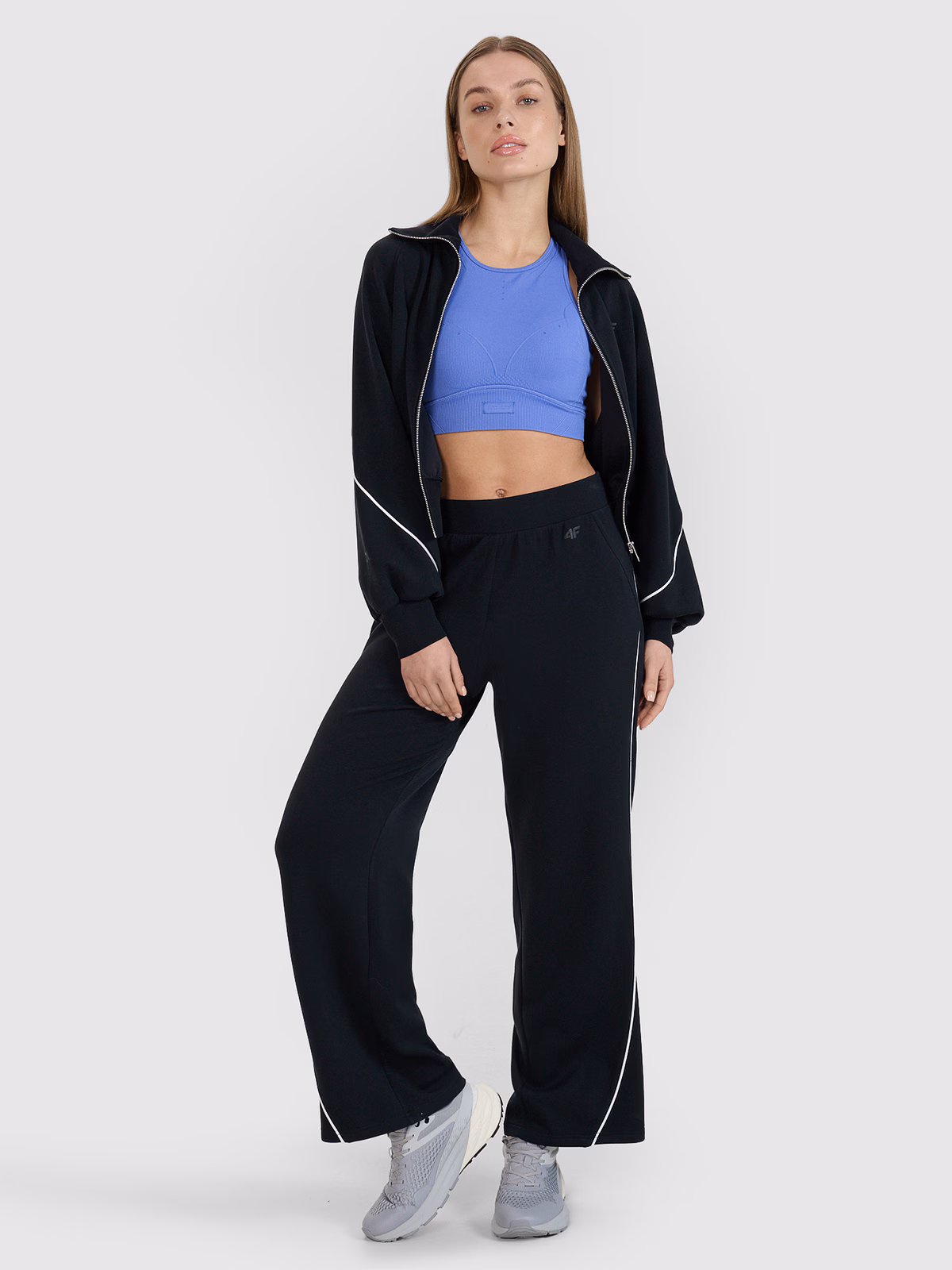Spodnie dresowe z modalem damskie 4F x Anna Lewandowska - czarne