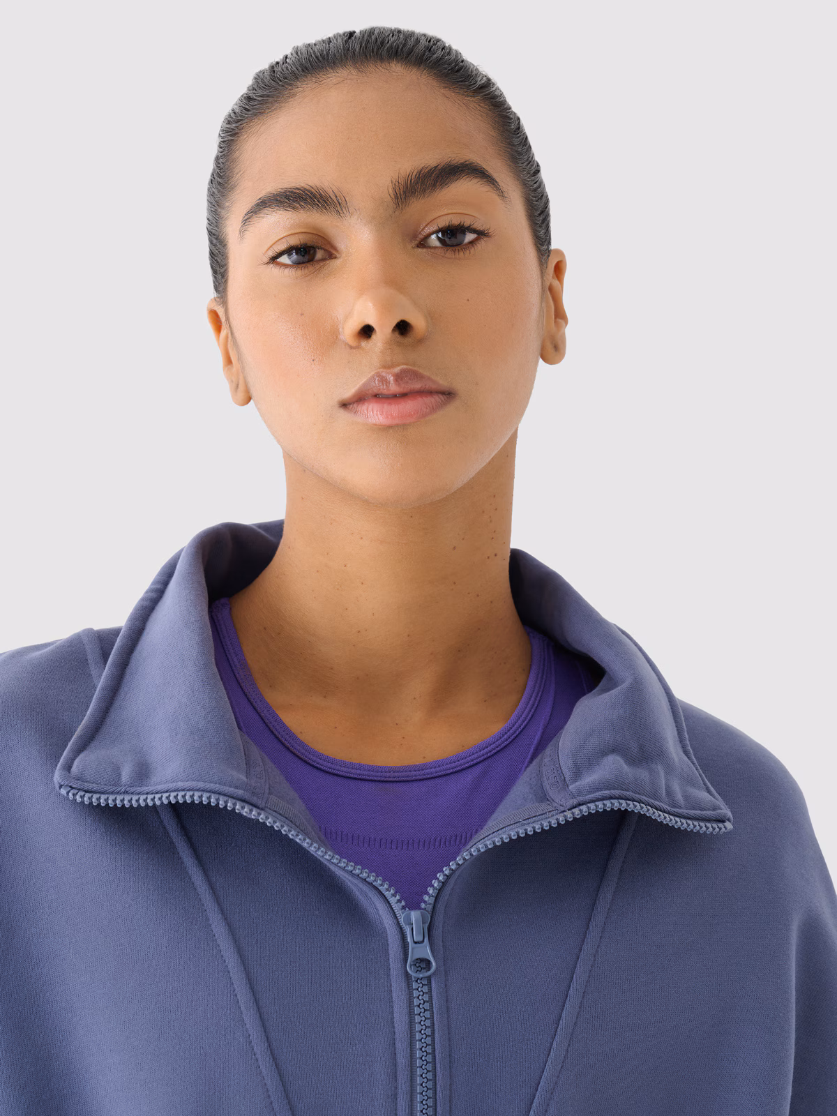 Bluza dresowa bez kaptura damska 4F x Anna Lewandowska - fioletowa