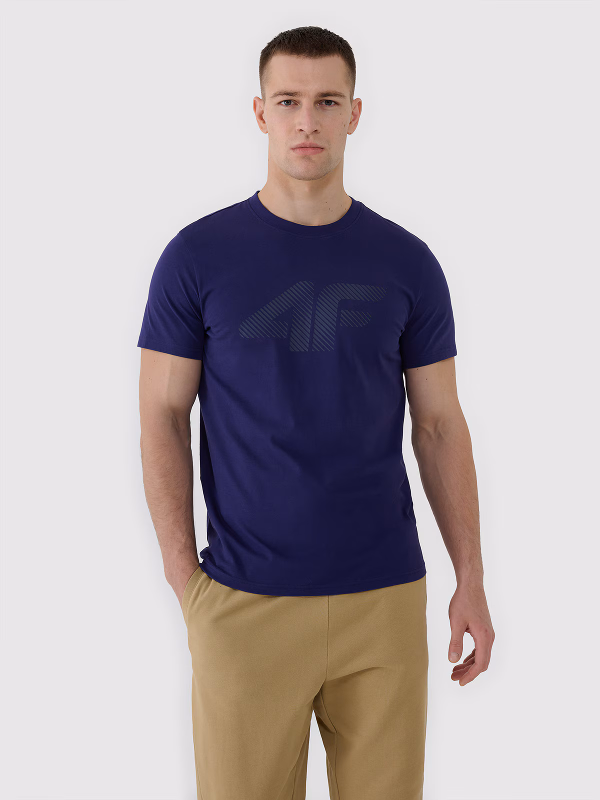 T-shirt regular z nadrukiem męski - granatowy