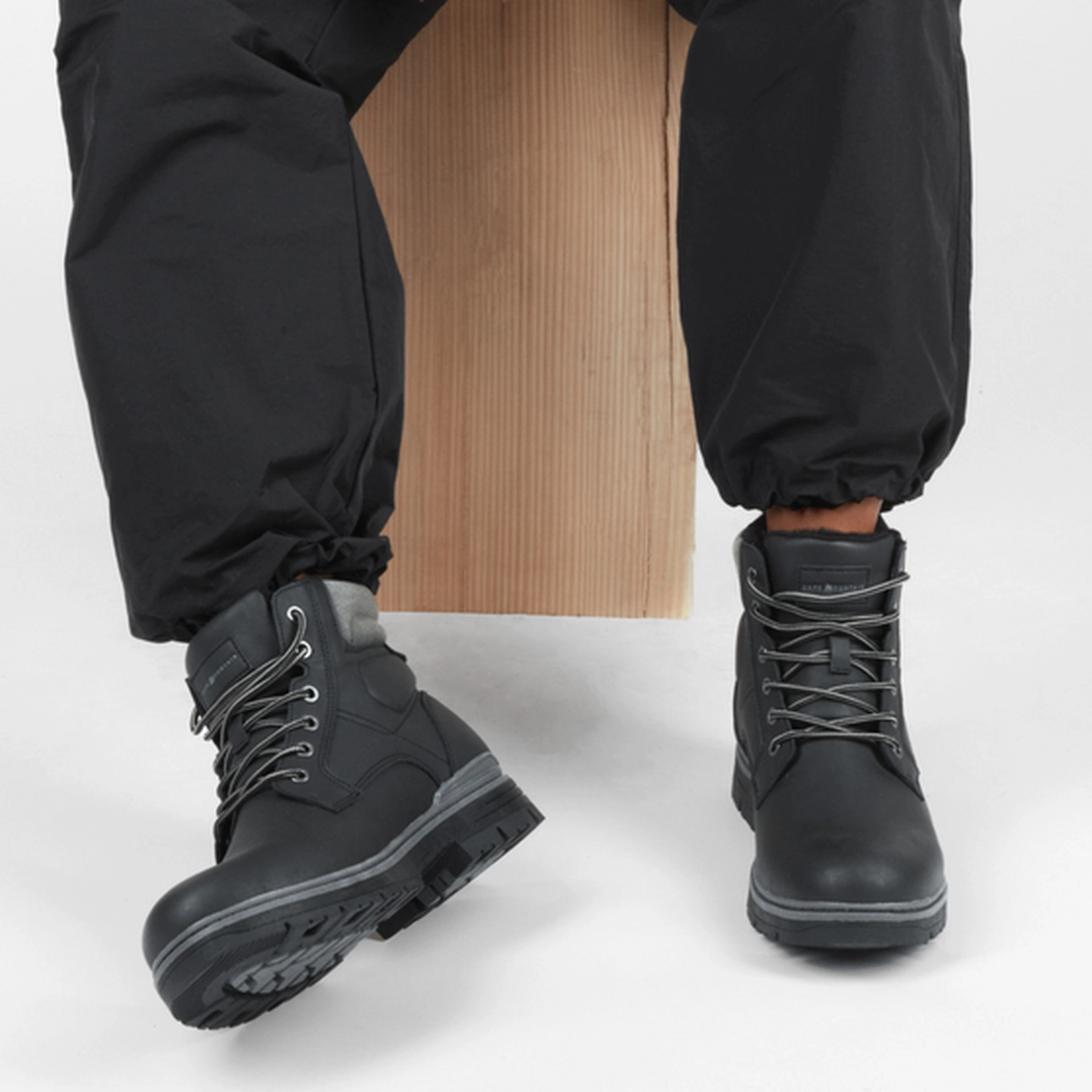 Bottines NOIR Homme motif Uni Lacets                                                                                                     CAPE MOUNTAIN