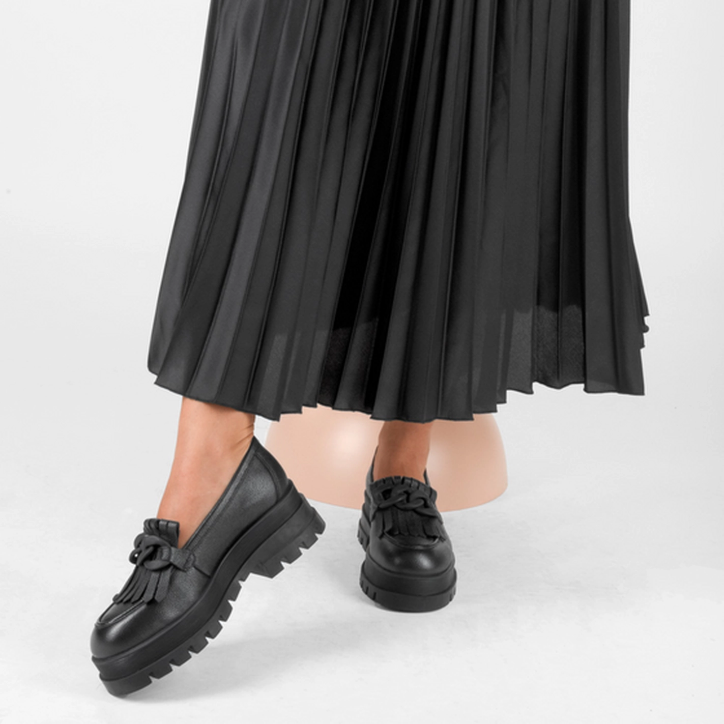 Mocassins NOIR Femme CUIR motif Chaîne A enfiler                                                                                                     SINEQUANONE