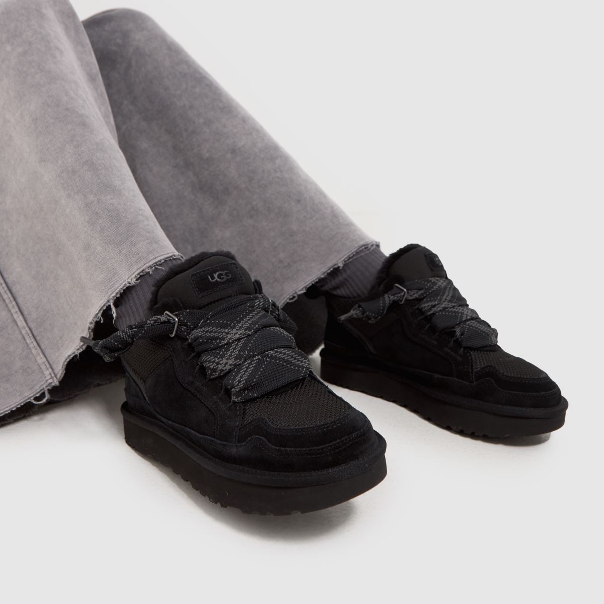 UGG  Lowmel in Black UGG  Lowmel in Black