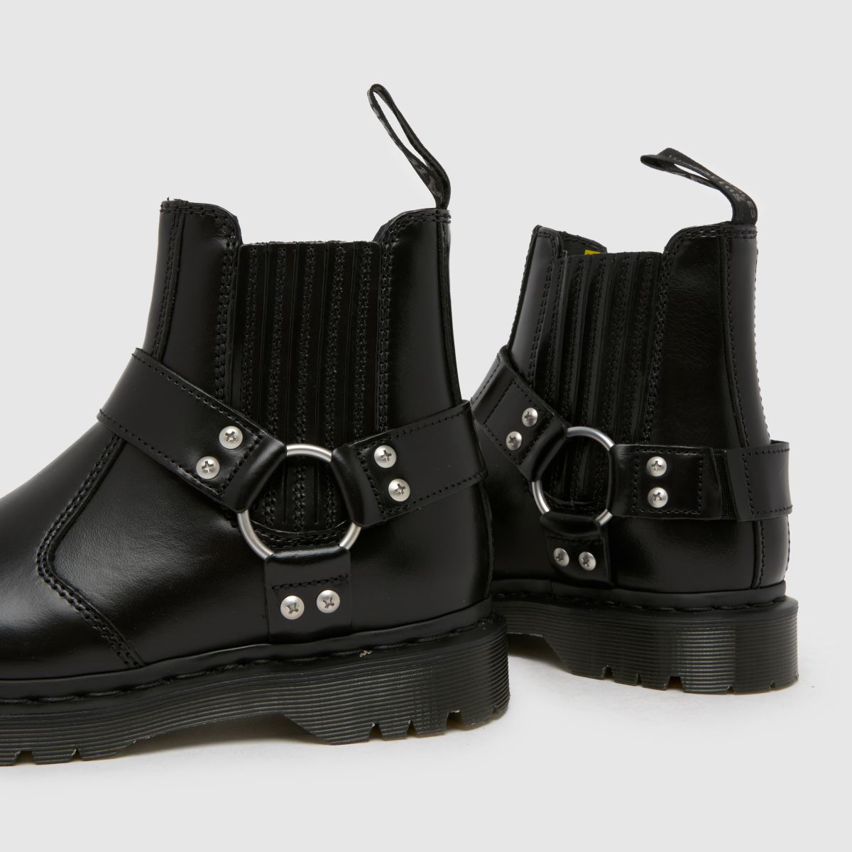 Dr Martens  2976 Harness Chelsea in Black Dr Martens  2976 Harness Chelsea in Black