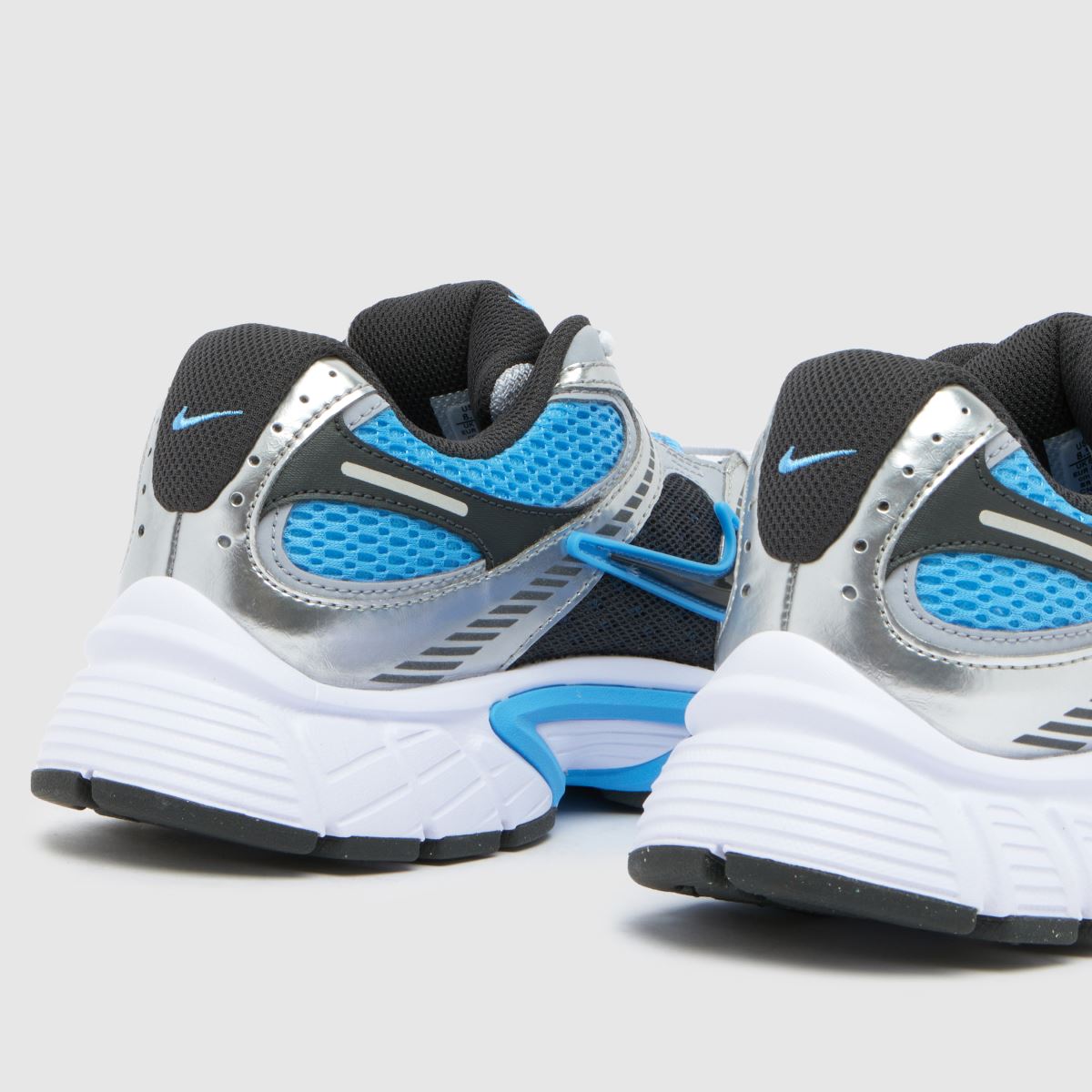 Nike  V5 RNR in Black and blue Nike  V5 RNR in Black and blue