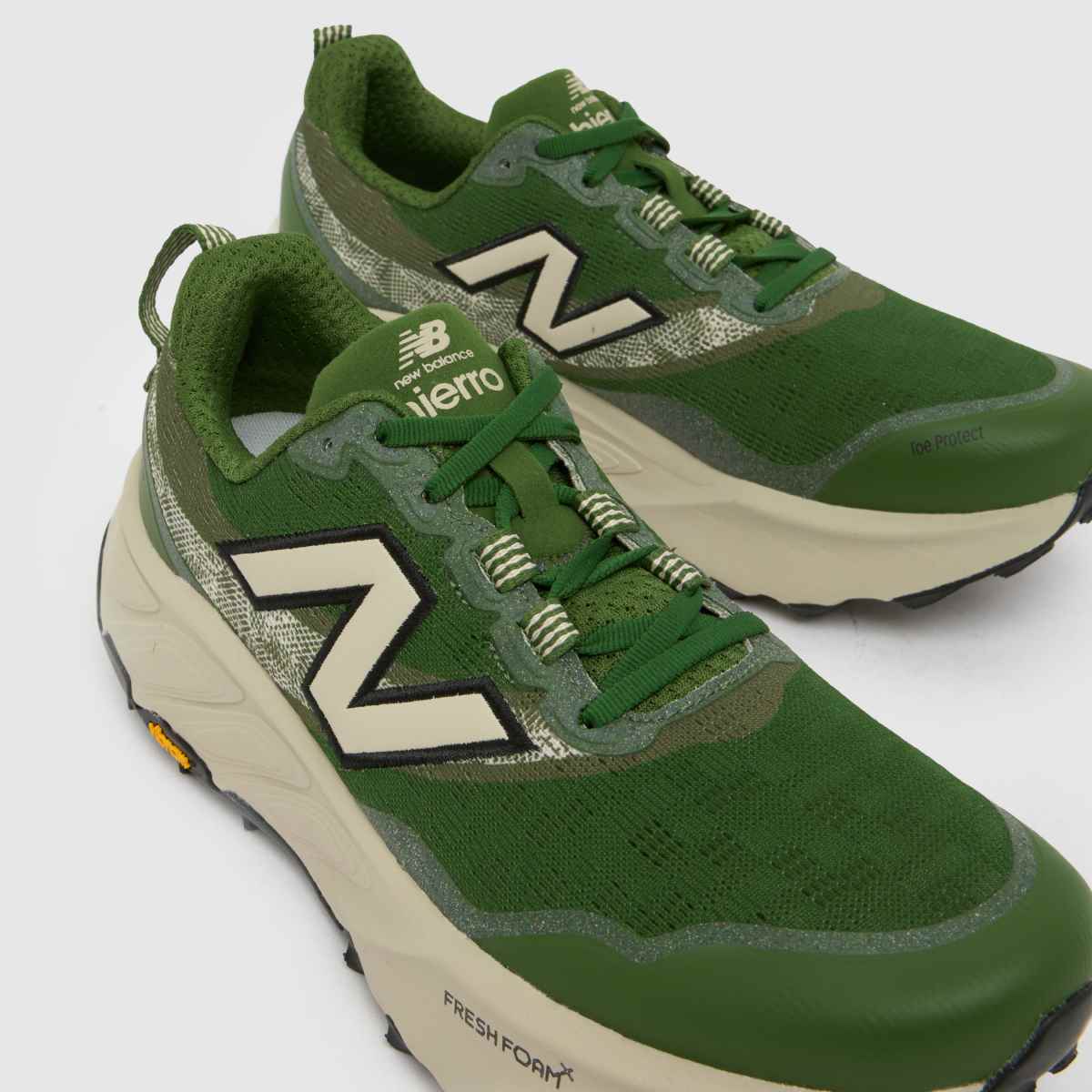New Balance  Fresh Foam X Hierro V9 in Khaki New Balance  Fresh Foam X Hierro V9 in Khaki