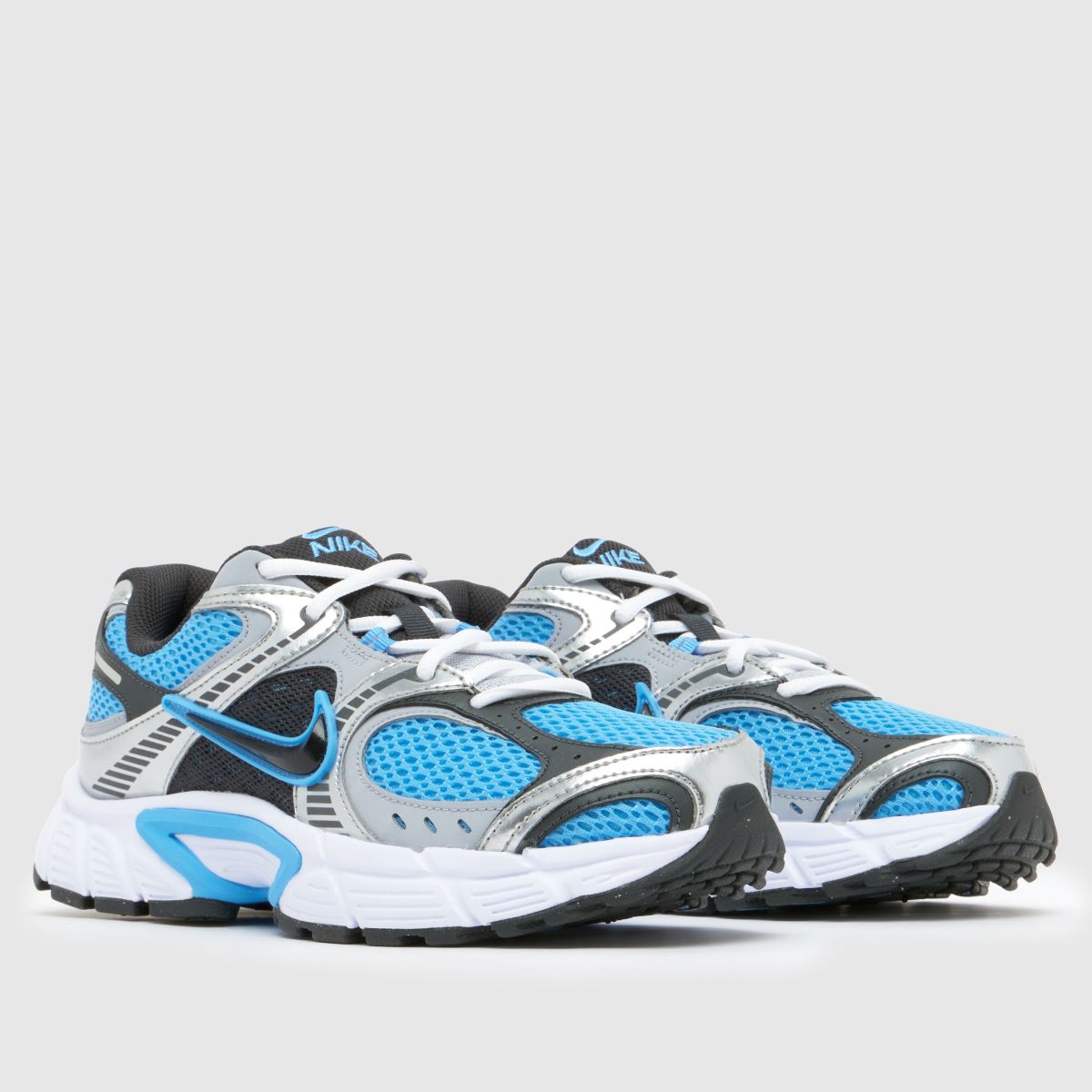 Nike  V5 RNR in Black and blue Nike  V5 RNR in Black and blue