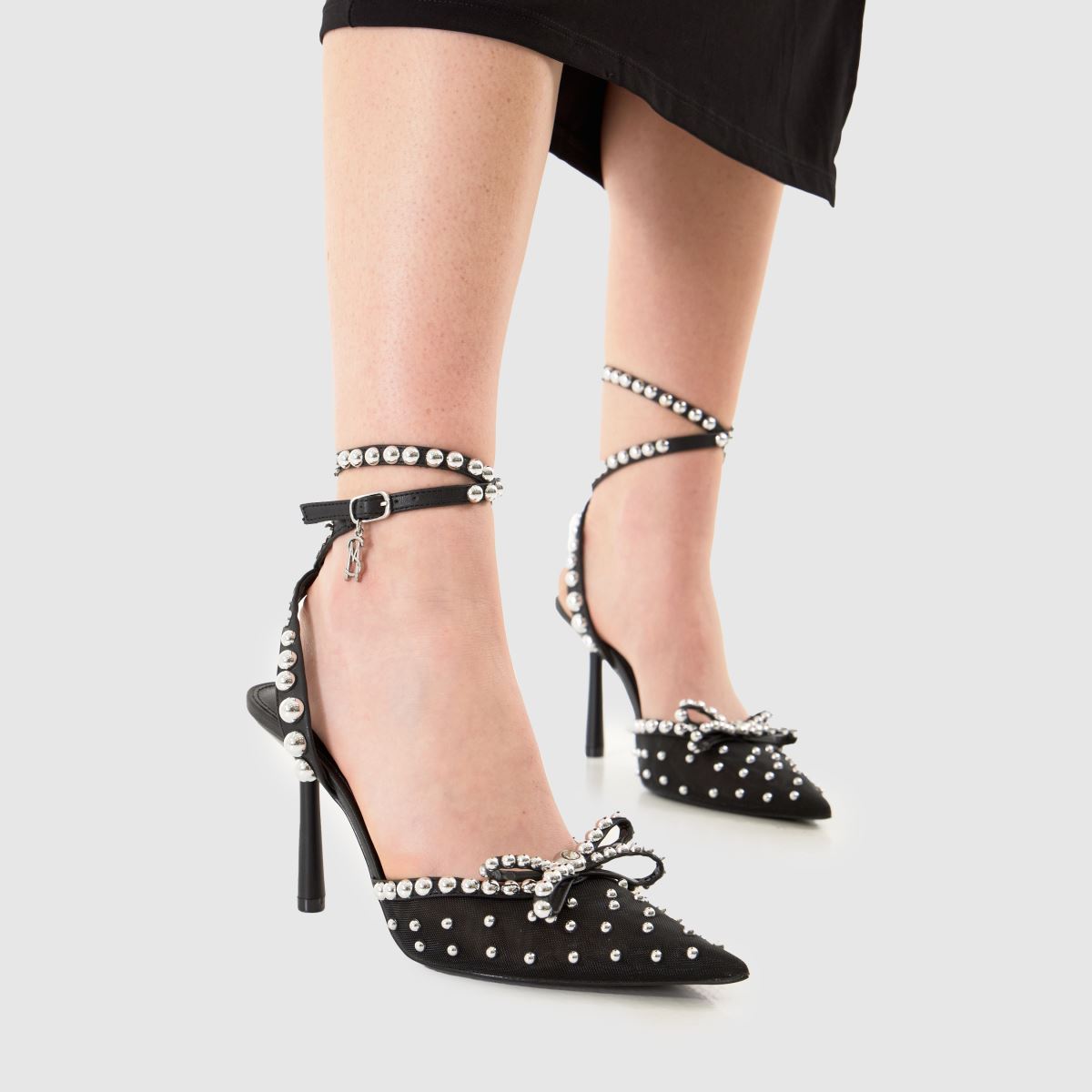 Steve Madden  Lynne Jewel Pointed in Black Steve Madden  Lynne Jewel Pointed in Black