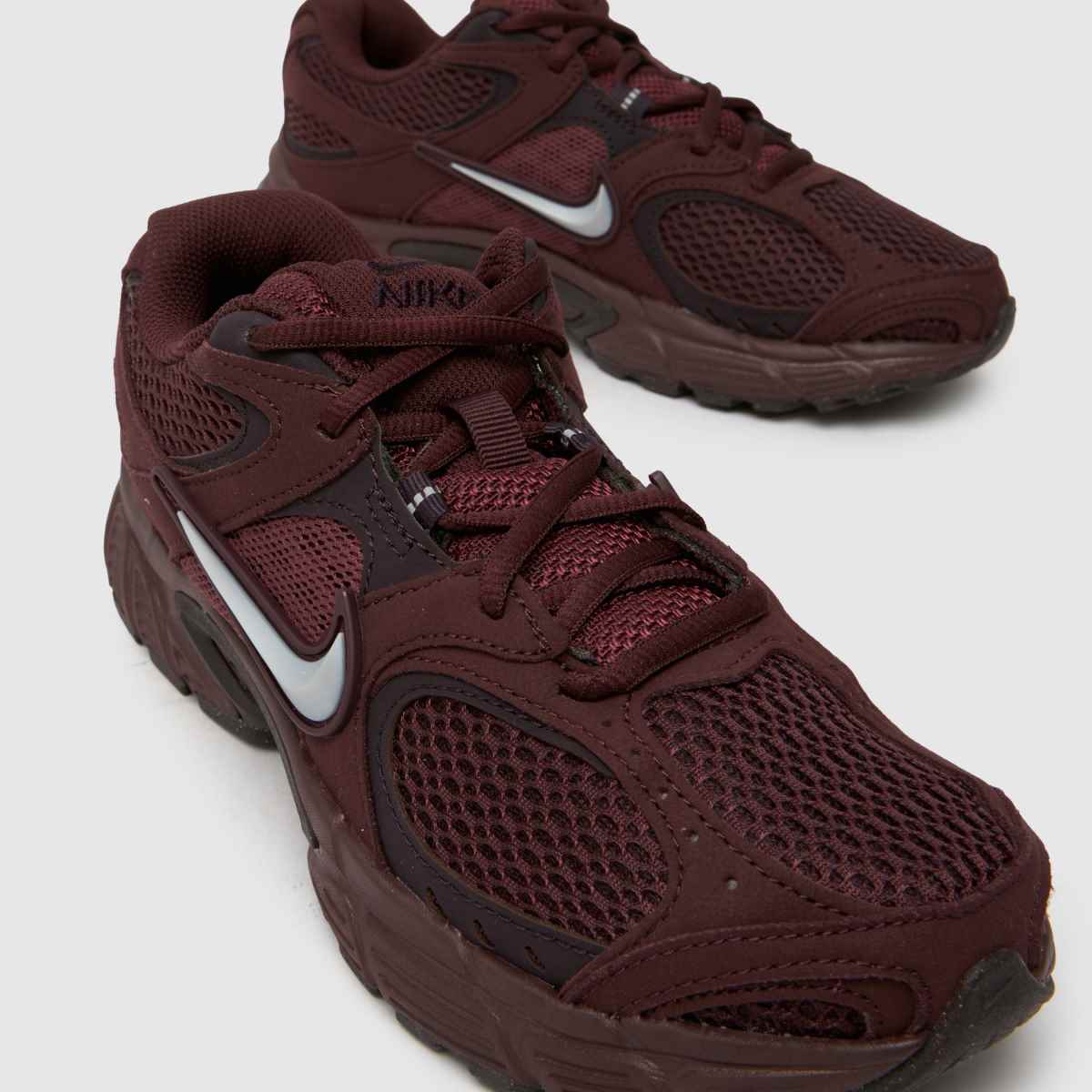 Nike  V5 RNR in Burgundy Nike  V5 RNR in Burgundy