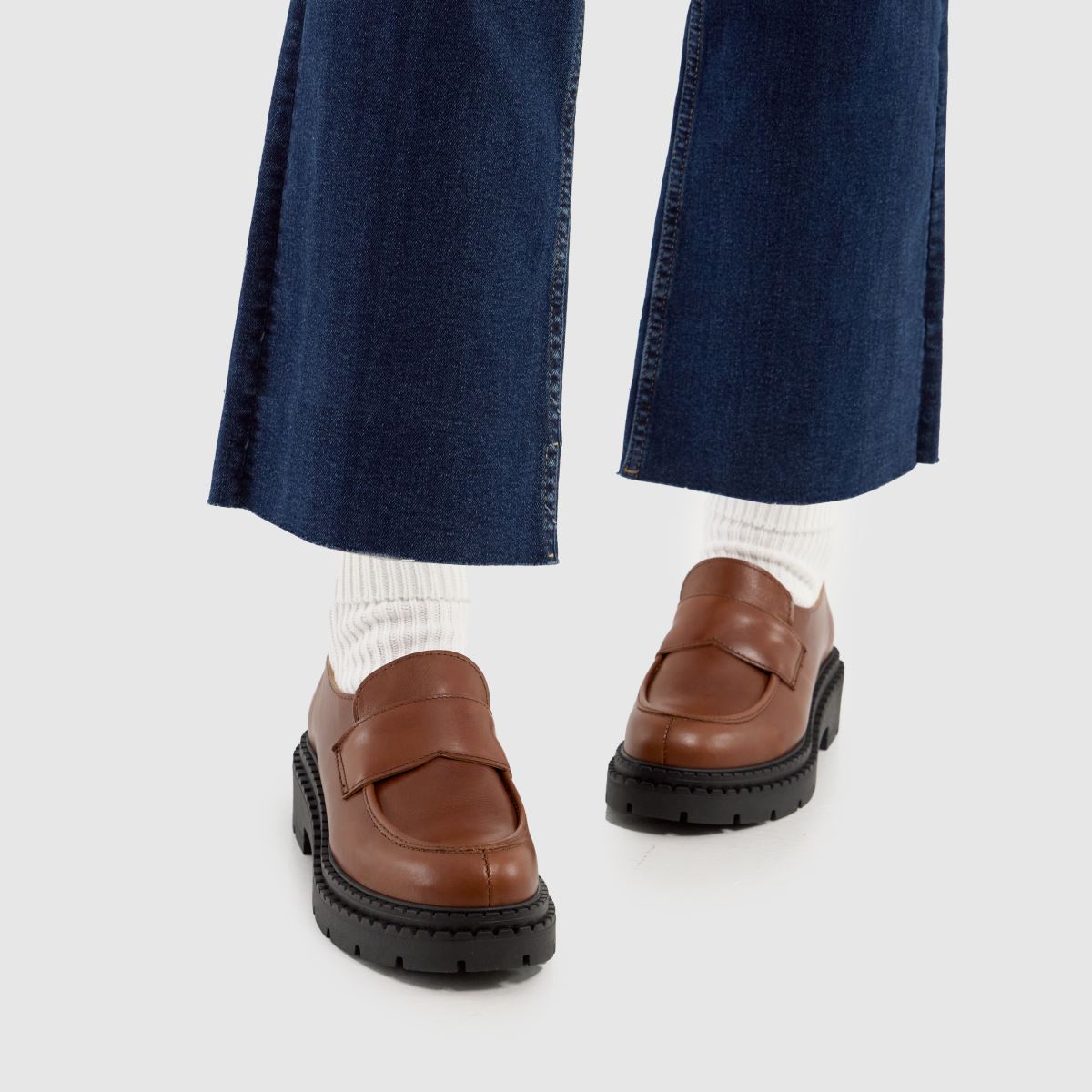 schuh  Lawson Chunky Loafer in Tan schuh  Lawson Chunky Loafer in Tan