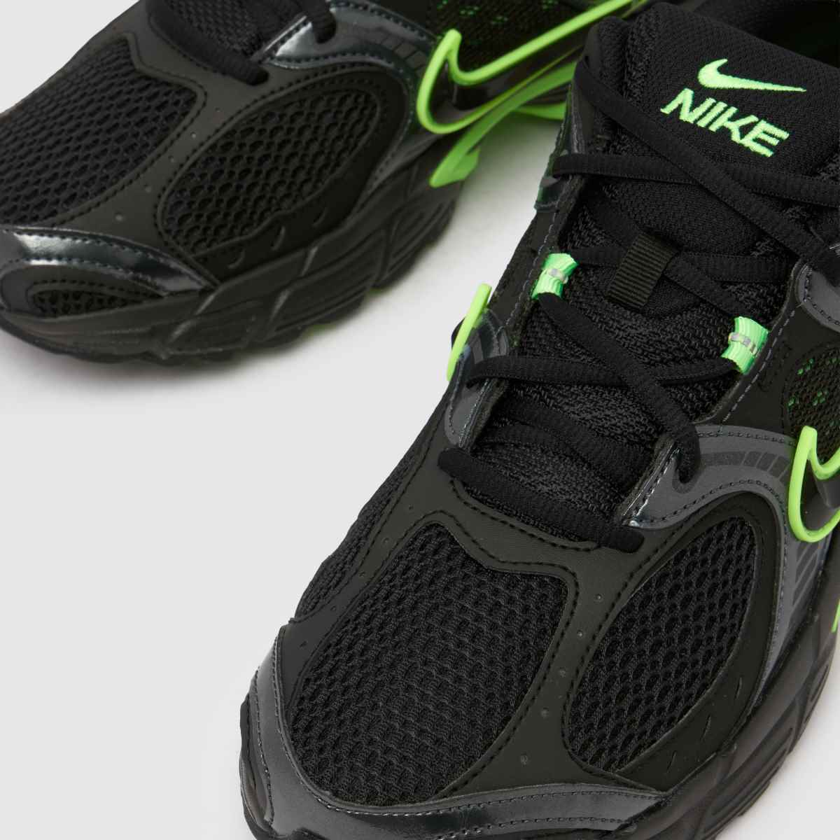 Nike  V5 RNR in Black & Green Nike  V5 RNR in Black & Green