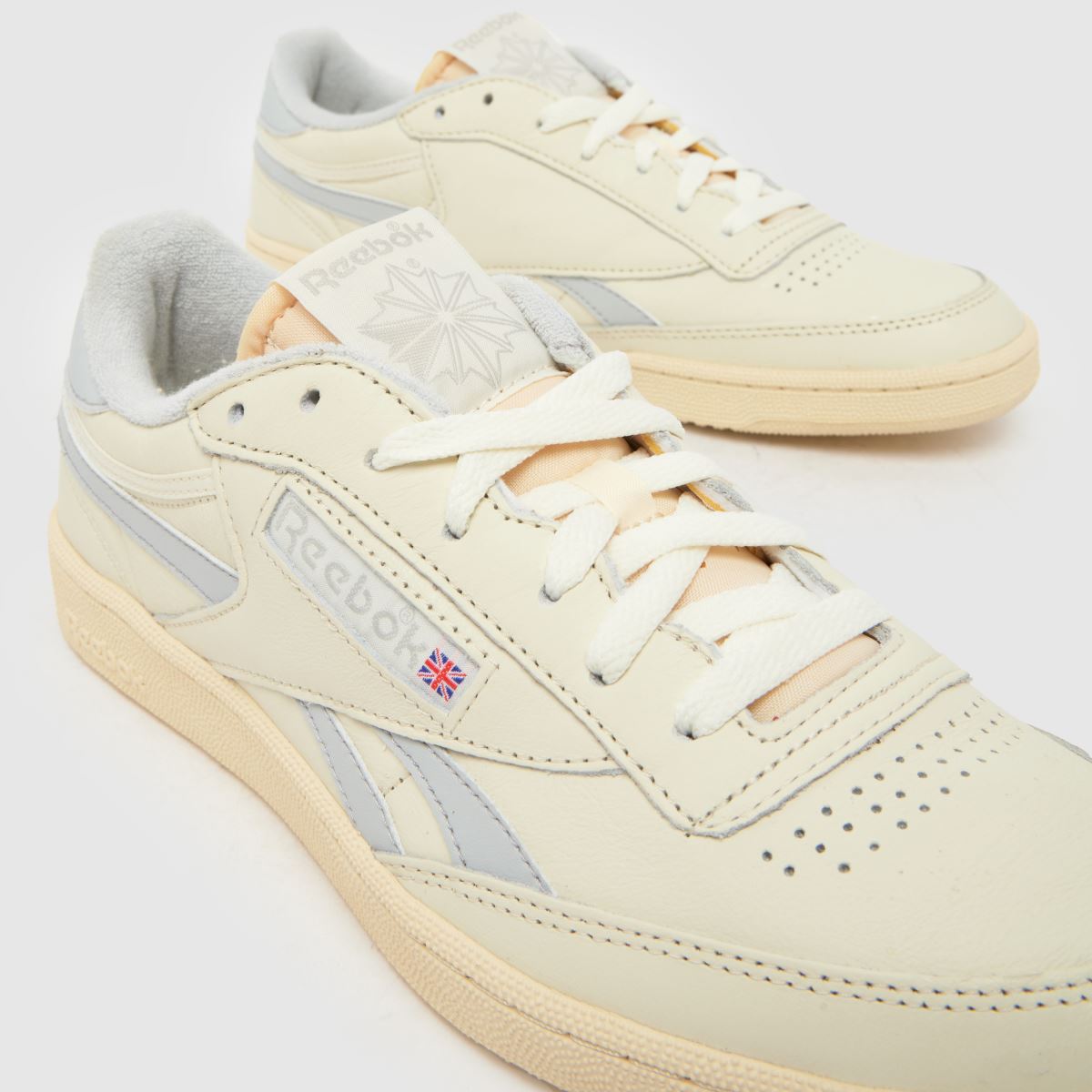 Reebok  Club C Revenge in White & grey Reebok  Club C Revenge in White & grey