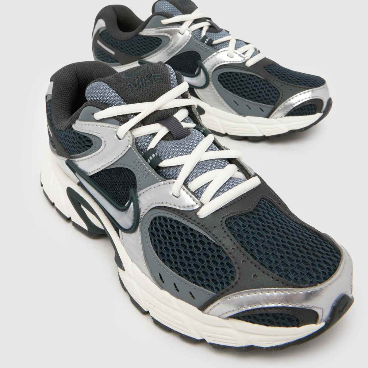 Nike  V5 RNR in Silver Multi Nike  V5 RNR in Silver Multi