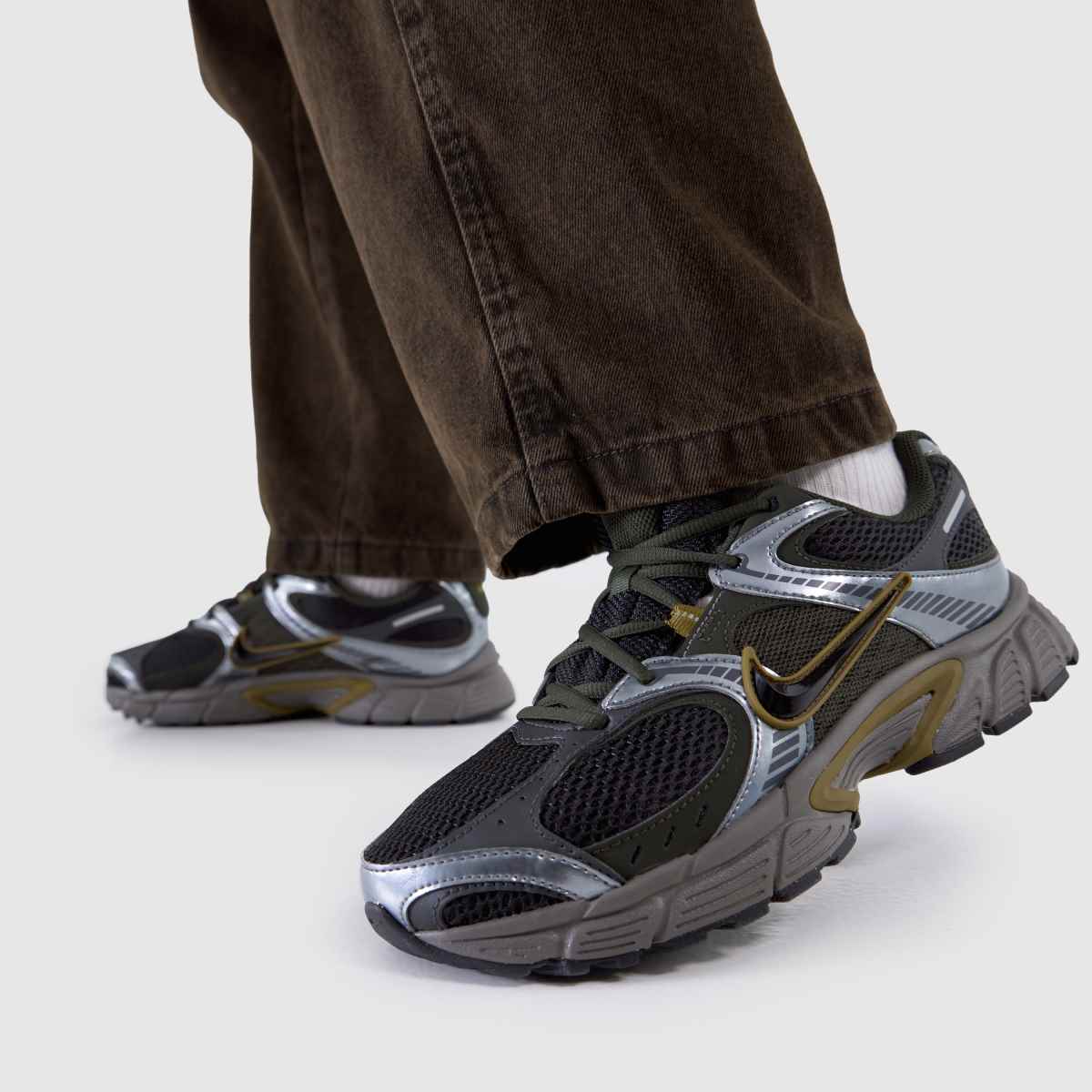 Nike  V5 RNR in Black Multi Nike  V5 RNR in Black Multi