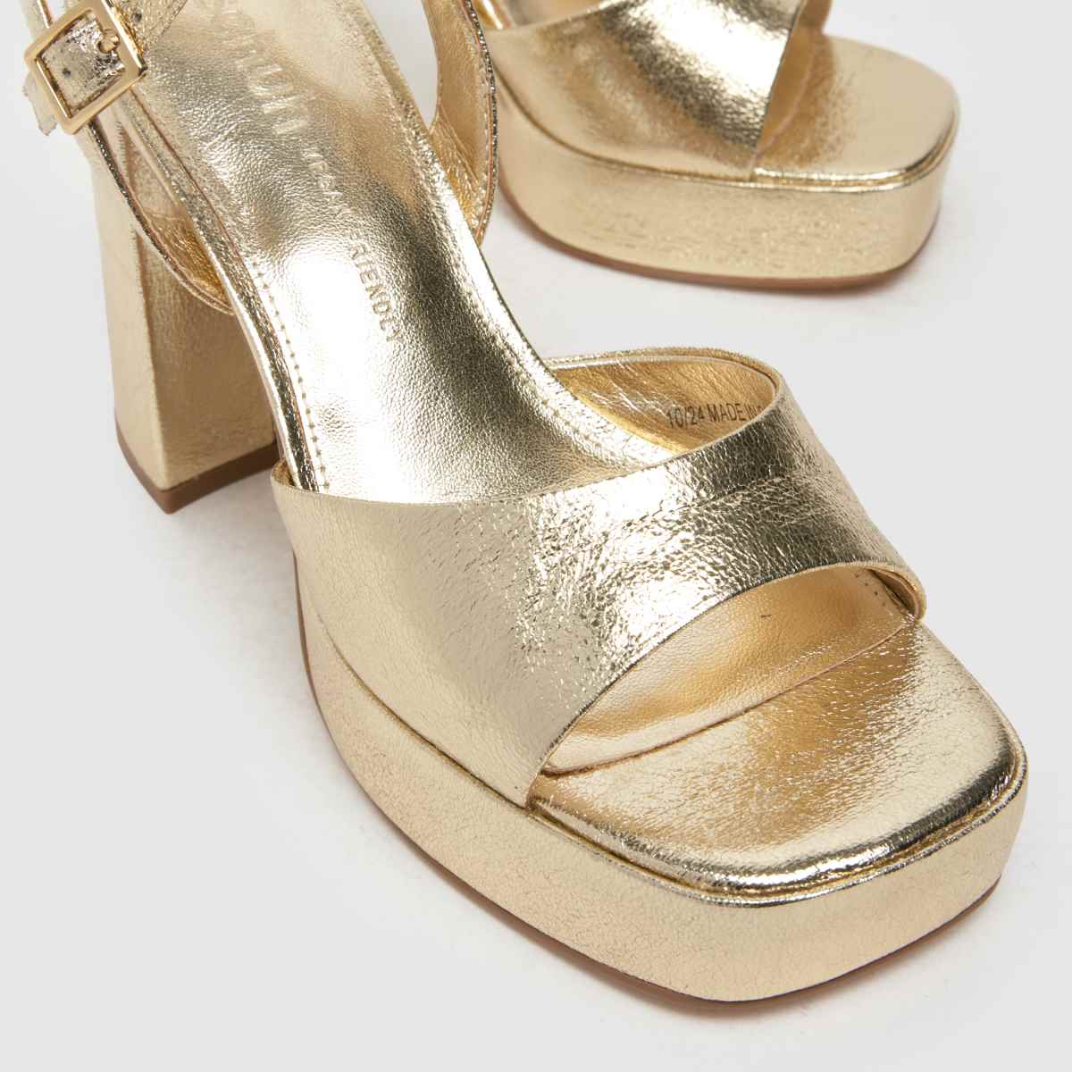 schuh  Sabina Platform in Gold schuh  Sabina Platform in Gold