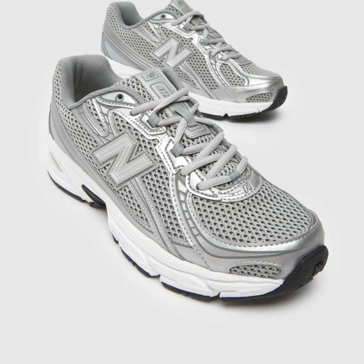 New Balance  740 in Silver New Balance  740 in Silver