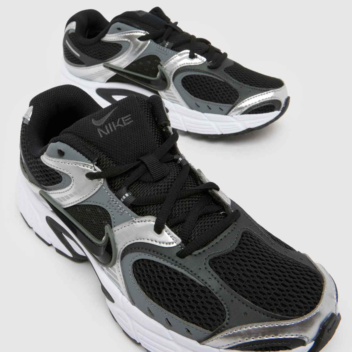 Nike  V5 RNR in Black & Grey Nike  V5 RNR in Black & Grey