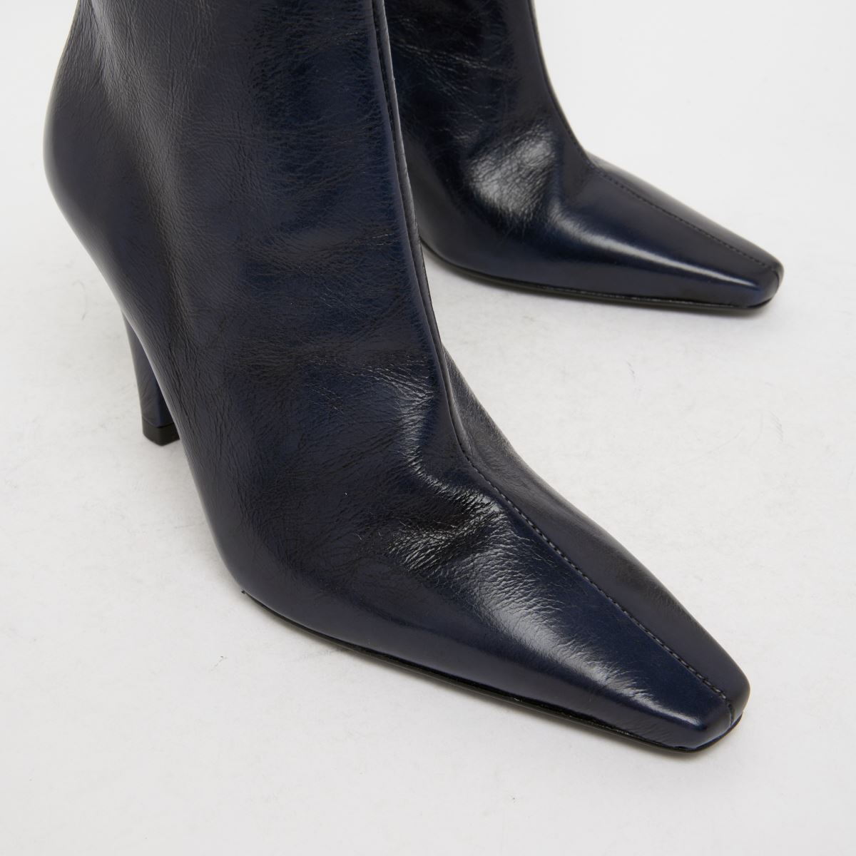 schuh  Brunelle Leather Heeled Boot in Navy schuh  Brunelle Leather Heeled Boot in Navy