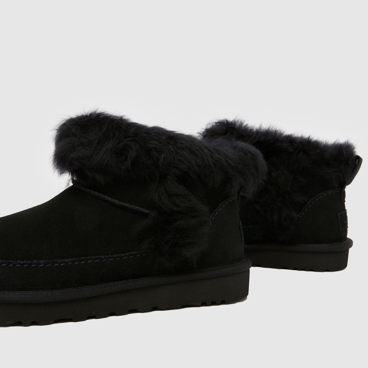 UGG  Classic Ultra Mini Chalet in Black UGG  Classic Ultra Mini Chalet in Black