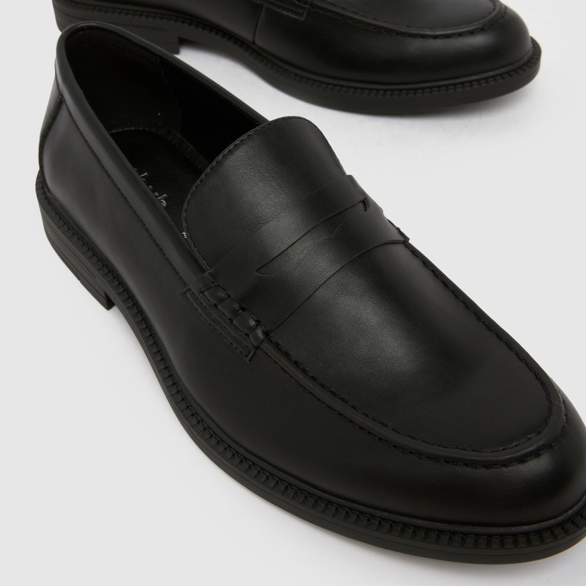 schuh  Reagan Loafer in Black schuh  Reagan Loafer in Black