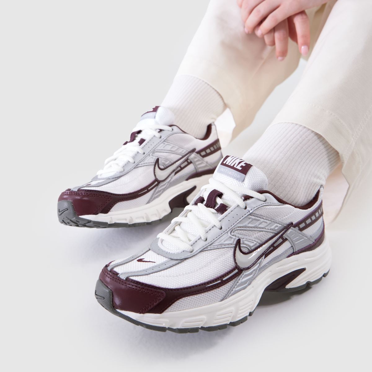 Nike  Initiator in White & Burgundy Nike  Initiator in White & Burgundy