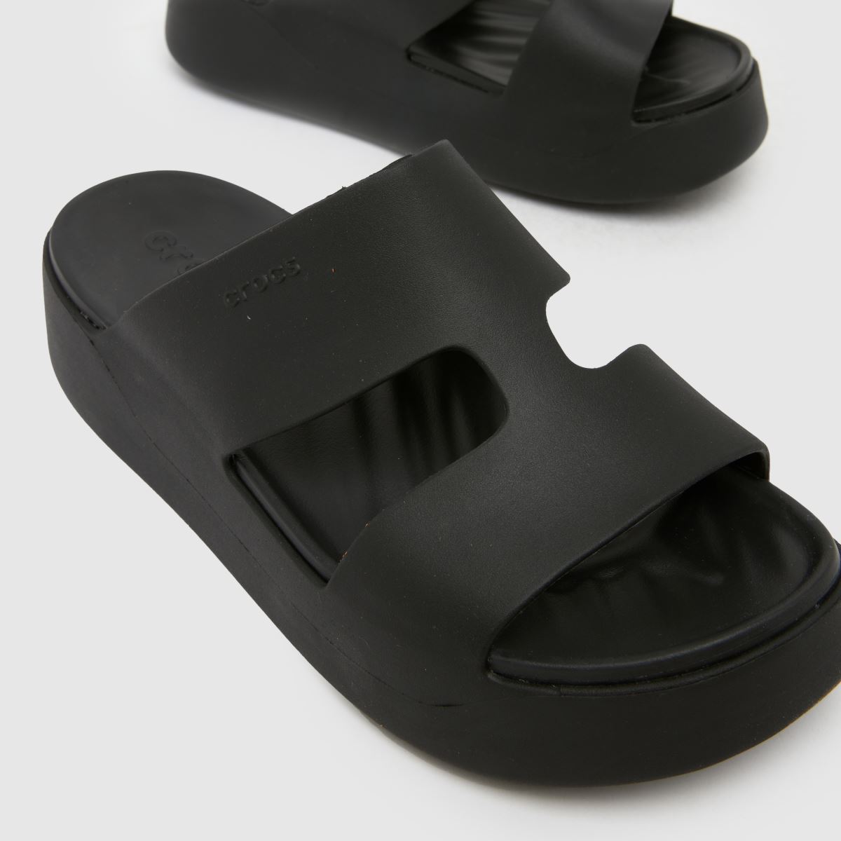Crocs  Getaway Platform H-Strap in Black Crocs  Getaway Platform H-Strap in Black