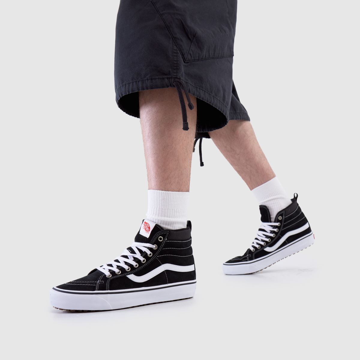 Vans  MTE Sk8 Hi in Black & White Vans  MTE Sk8 Hi in Black & White