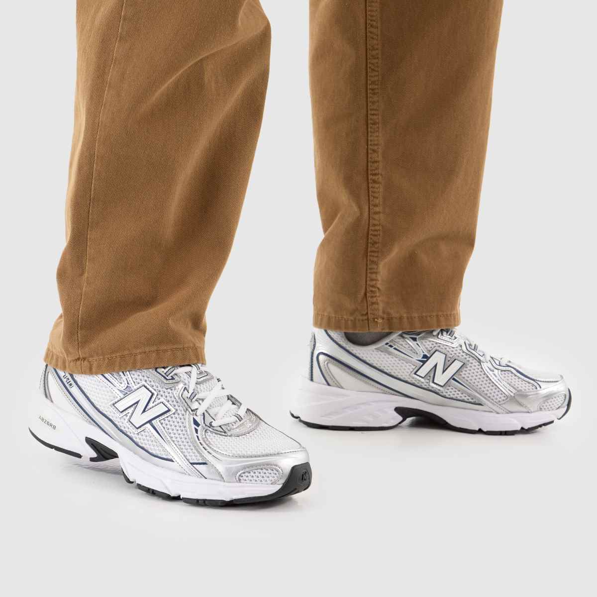 New Balance  740 in White & Navy New Balance  740 in White & Navy