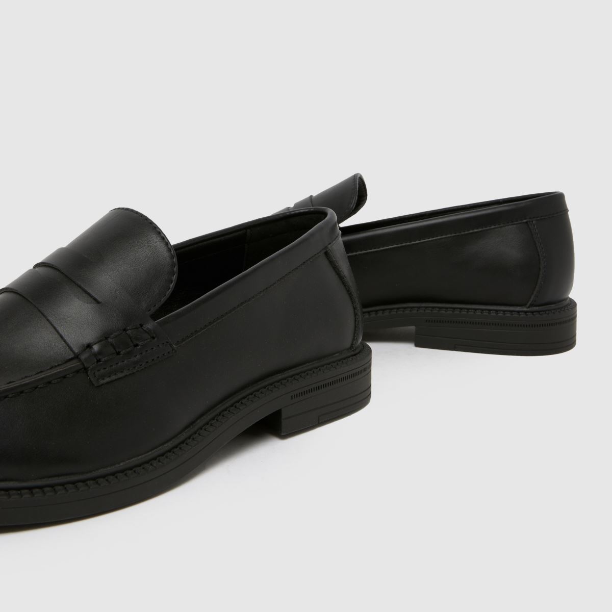 schuh  Reagan Loafer in Black schuh  Reagan Loafer in Black