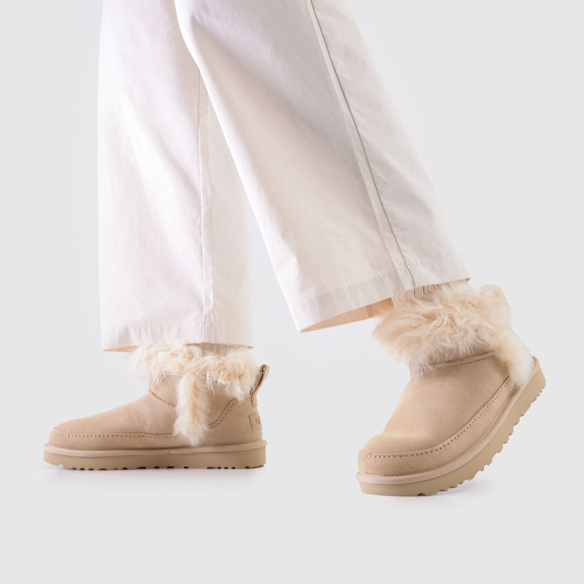 UGG  Classic Ultra Mini Chalet in Beige UGG  Classic Ultra Mini Chalet in Beige