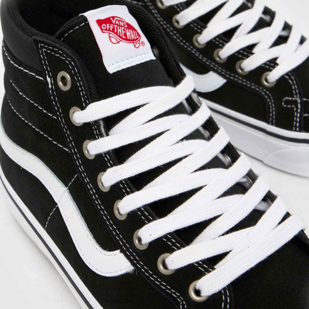 Vans  MTE Sk8 Hi in Black & White Vans  MTE Sk8 Hi in Black & White