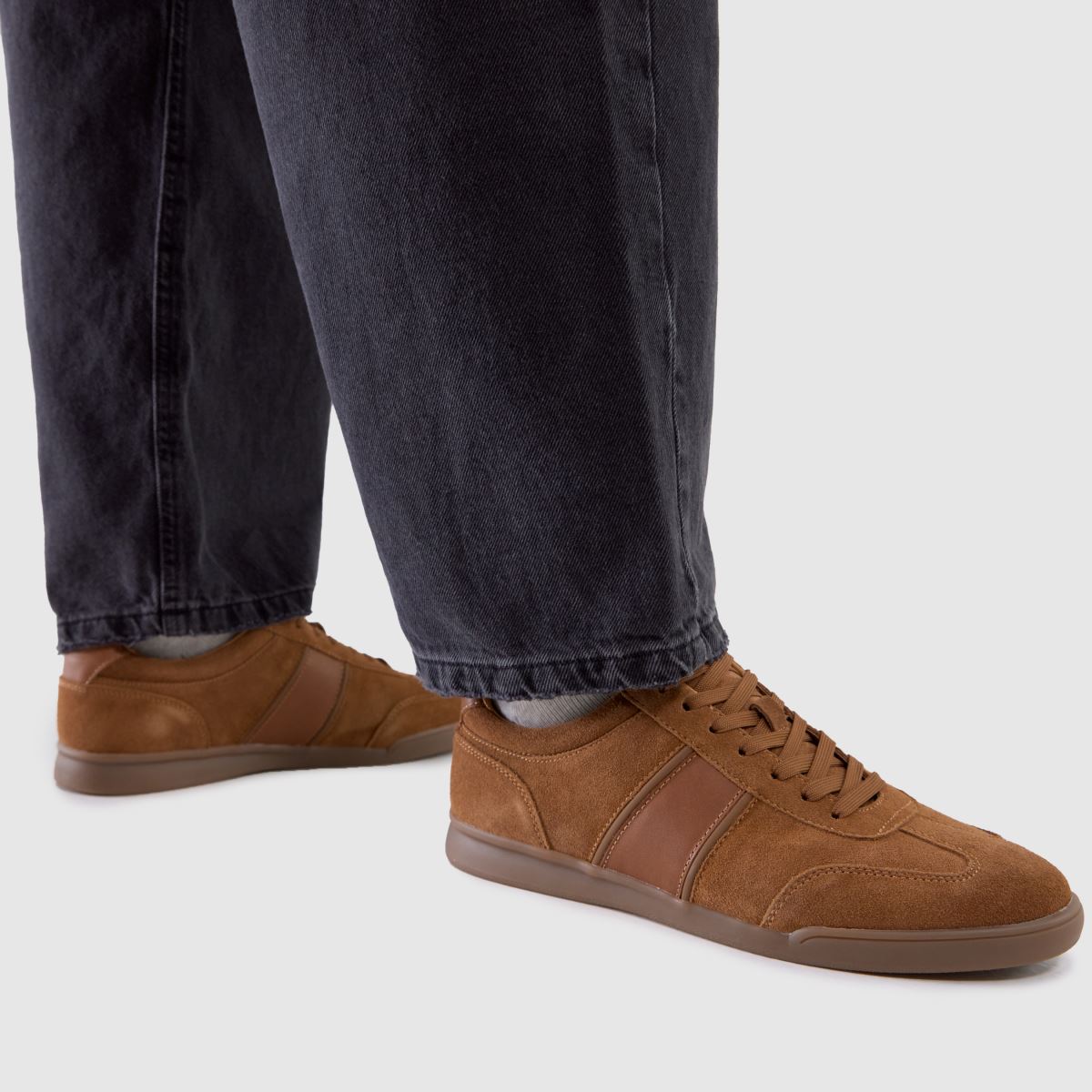 schuh  Wilbur Leather Trainer in Tan schuh  Wilbur Leather Trainer in Tan