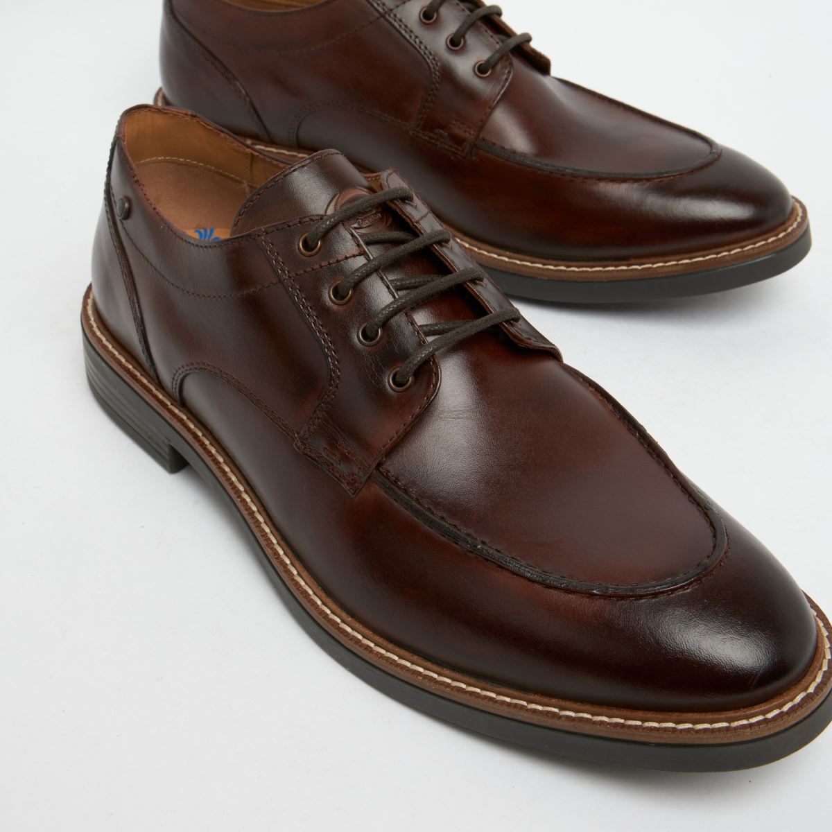 Base London  Surrey Apron in Dark Brown Base London  Surrey Apron in Dark Brown