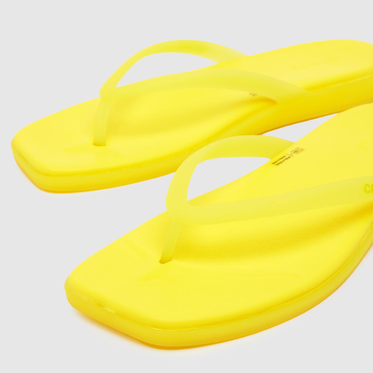 Crocs  Miami Flip in Yellow Crocs  Miami Flip in Yellow